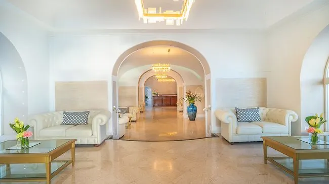 Lloyds Baia Hotel Salerno