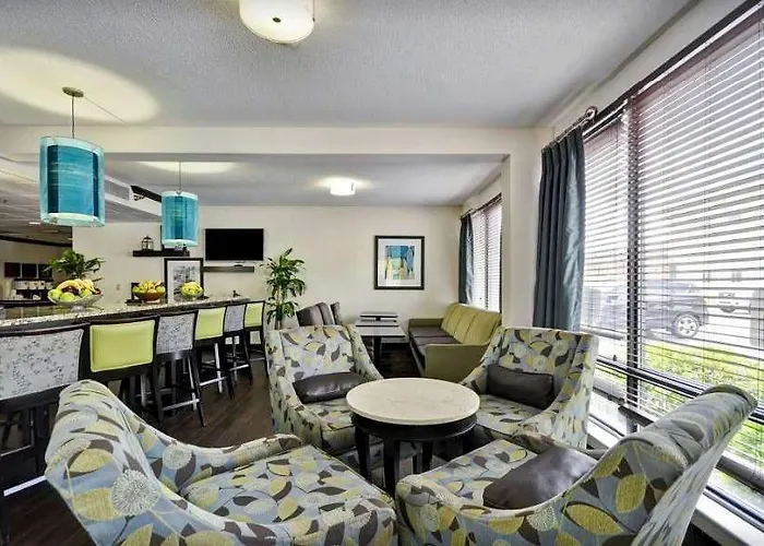 Wingate By Wyndham Charleston Coliseum Hotel North Charleston
