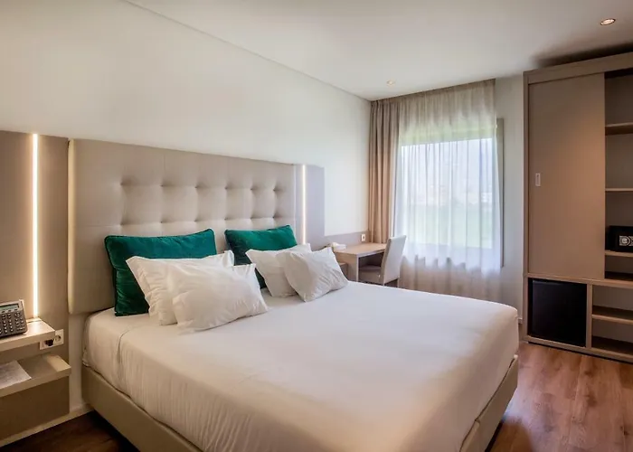 Oporto Airport & Business Hotel Maya