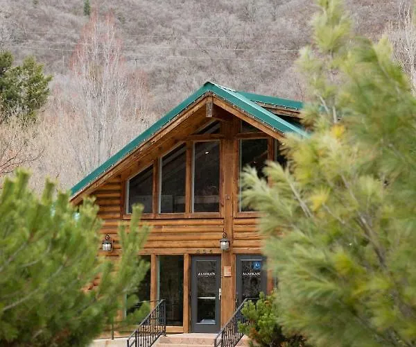 Alaskan Inn And Spa Eden