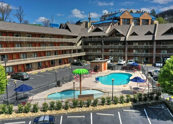 Crossroads Inn & Suites Gatlinburg