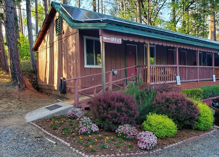 Yosemite Riverside Inn