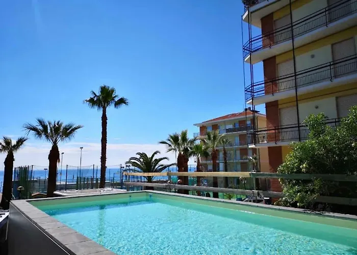 Hotel Lungomare Marina dʼMarina dʼAndora