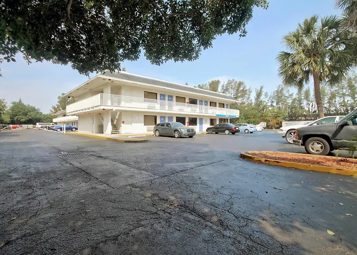 Travelodge By Wyndham Pompano Beach