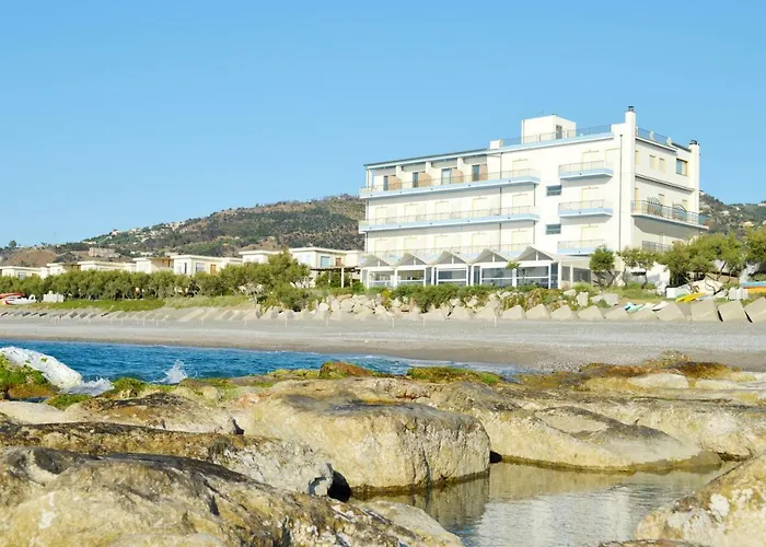 CapoNettuno Hotel Frontemare Capo dʼOrlando