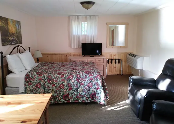 Riverbend Lodging Bryson City