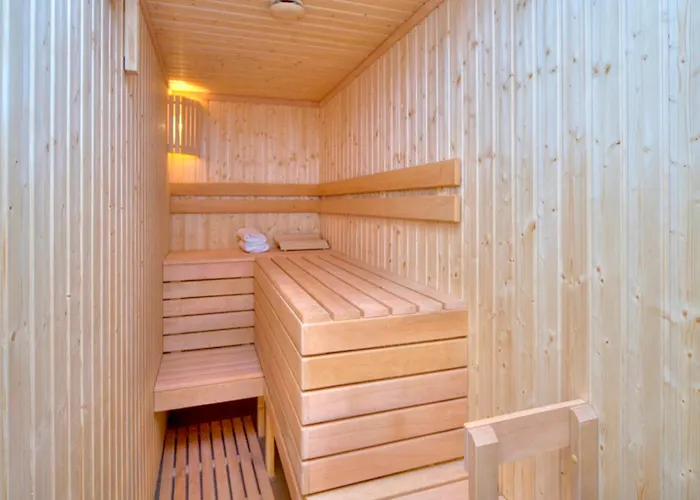 Best Season Apart Hotel