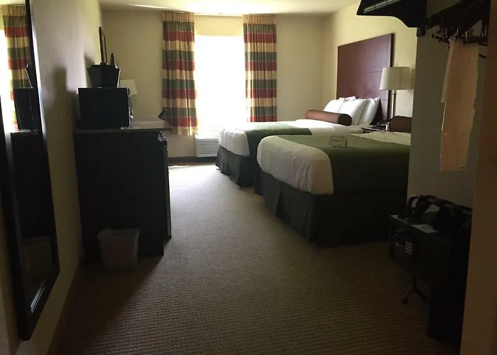 Boarders Inn & Suites By Cobblestone Hotels - Oshkosh