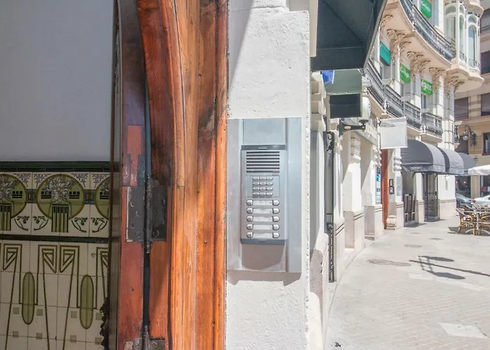 Bet Apartments - Canovas Rooms