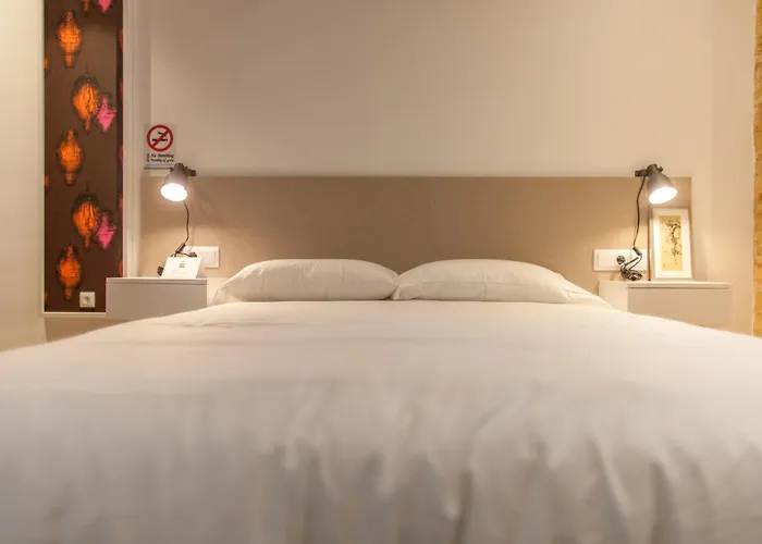 Host & Home Valence