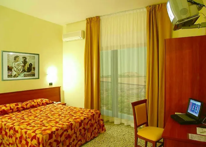Hotel Lunik Pineto