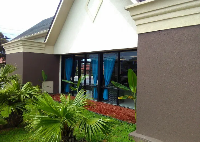 Surestay Plus Hotel By Best Western Pensacola