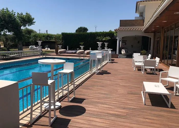 Hotel & Restaurant Figueres Parc Los Hostalets de Llers