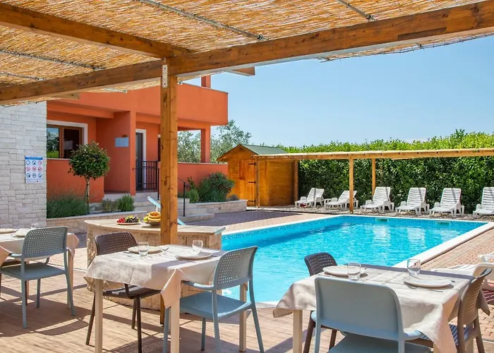 Hotel Natura Vilanija