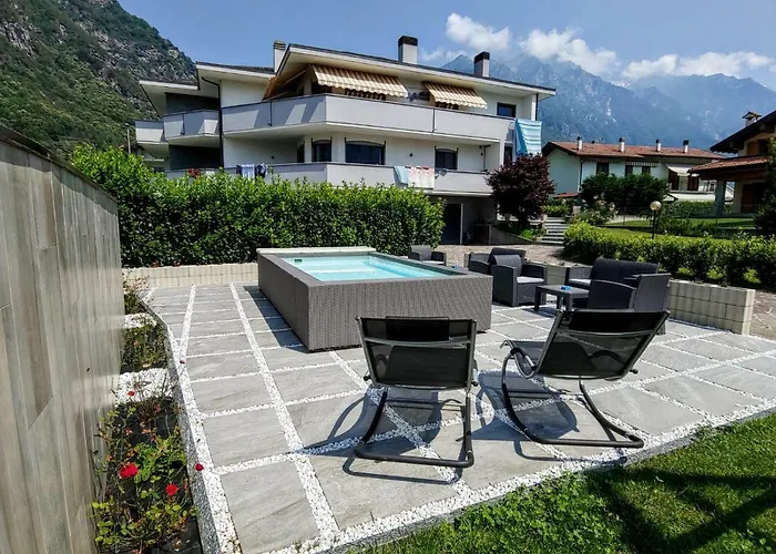 AFFITTACAMERE VALCHIAVENNA - Foresteria Lombarda con PARCHEGGIO PRIVATO SUL POSTO! Apprezzata Gestione Familiare dal 2012, Qualità-Prezzo TOP! Guest-House with PRIVATE PARKING ON SITE! Appreciated Family Management since 2012, Quality-Price TOP!