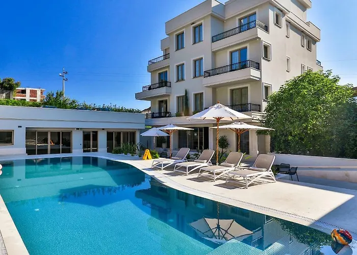 Avanti Hotel & Spa Budva