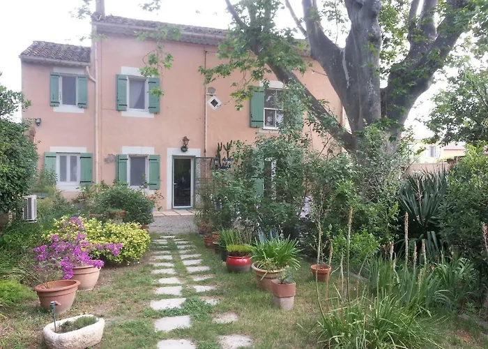 Bed and Breakfast Berne &Michel Aviñón