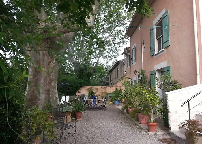 Bed and Breakfast Berne &Michel Aviñón
