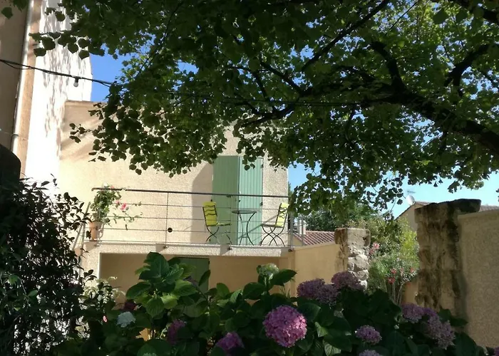 Bed and Breakfast Berne &Michel Aviñón