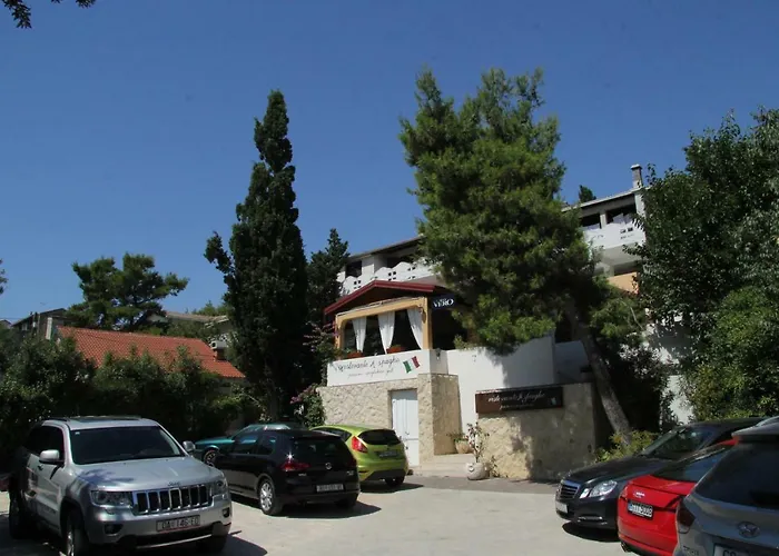 Novalja Inn 2