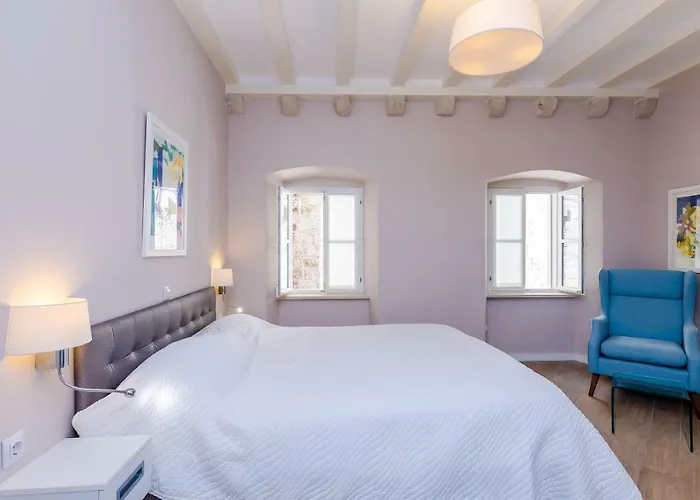 Villa Flores Room