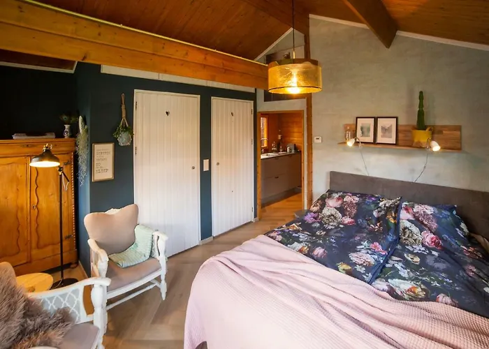 Onder De Kersenboom Bed and Breakfast Hilversum
