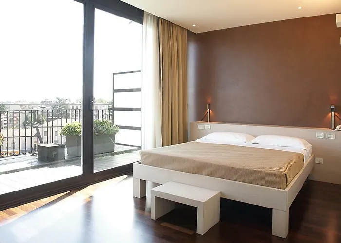 City Hotel