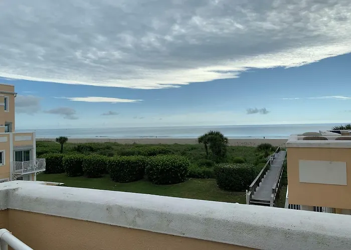 Royal Mansions Resort