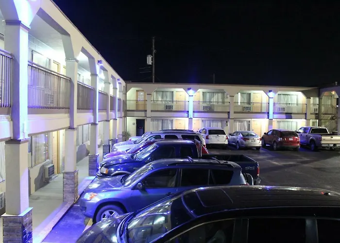 Hutchinson Inn