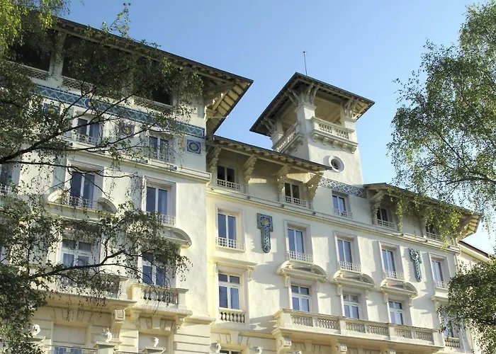 Splendid Hotel By Popinns