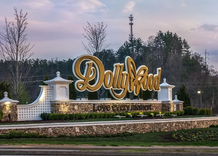Bear Hugs Hotel Pigeon Forge