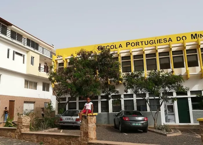 Basic Hotel