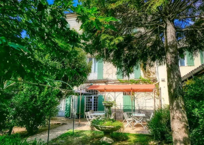 Au Saint Roch - Hôtel et Jardin Avignon