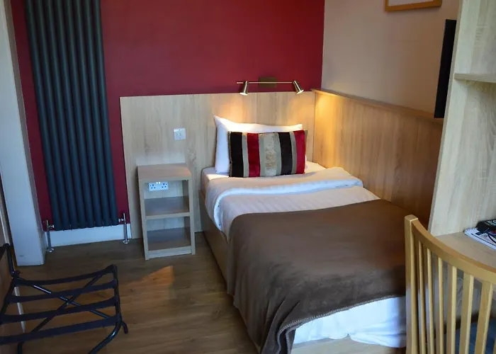 Dene Guest House, New Town