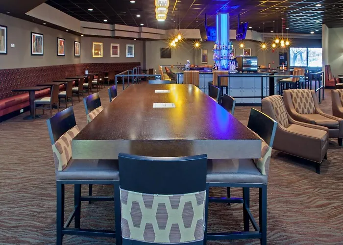 Holiday Inn Evansville Airport
