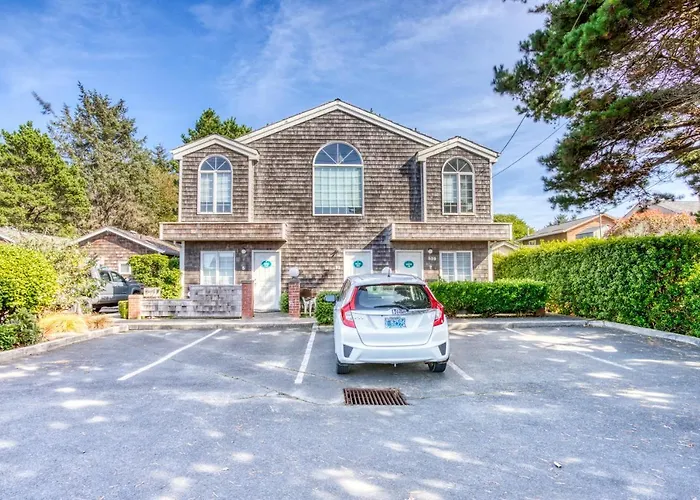Beaches Inn | Herons Nest Loft Cannon Beach