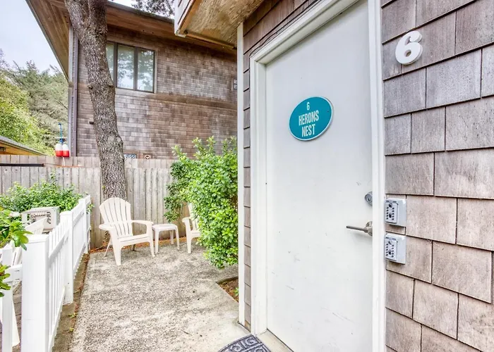 Beaches Inn | Herons Nest Loft Cannon Beach