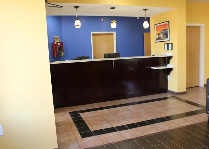 Home Gate Inn & Suites