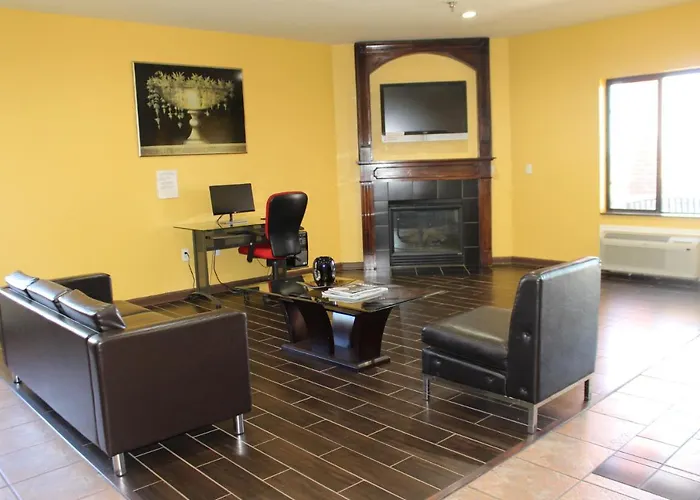 Home Gate Inn & Suites