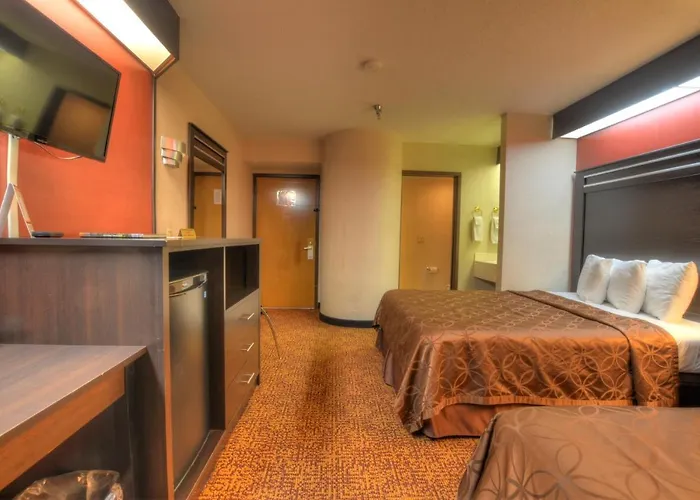 Smoky Mountain Inn & Suites Cherokee