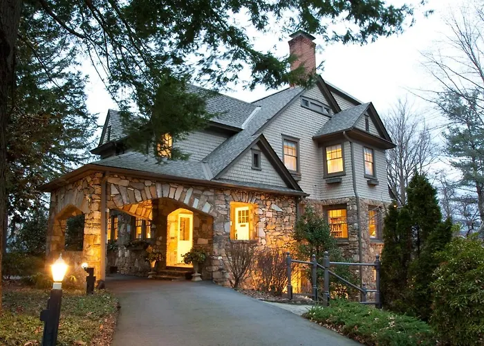 North Lodge On Oakland Bed And Breakfast