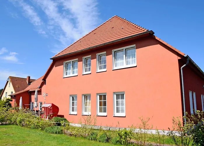 Das kleine Hotel und Ferienwohnungen auf Mönchgut! Lobbe