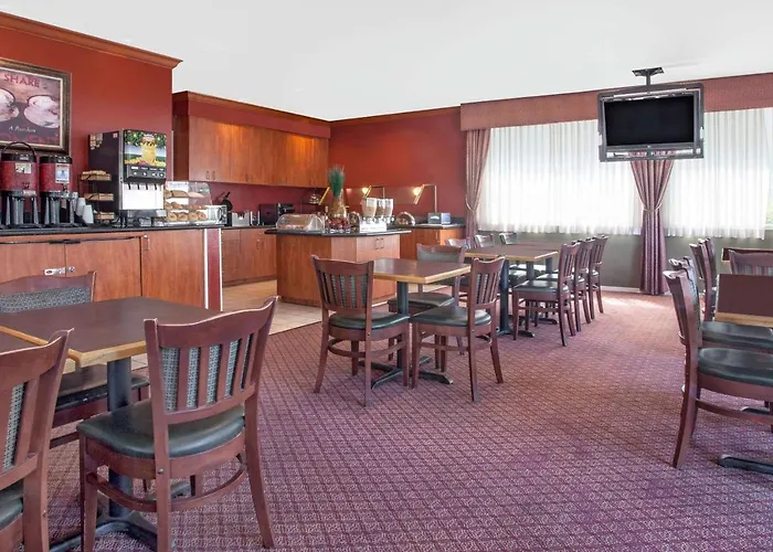 Hawthorn Suites By Wyndham Kent, Wa