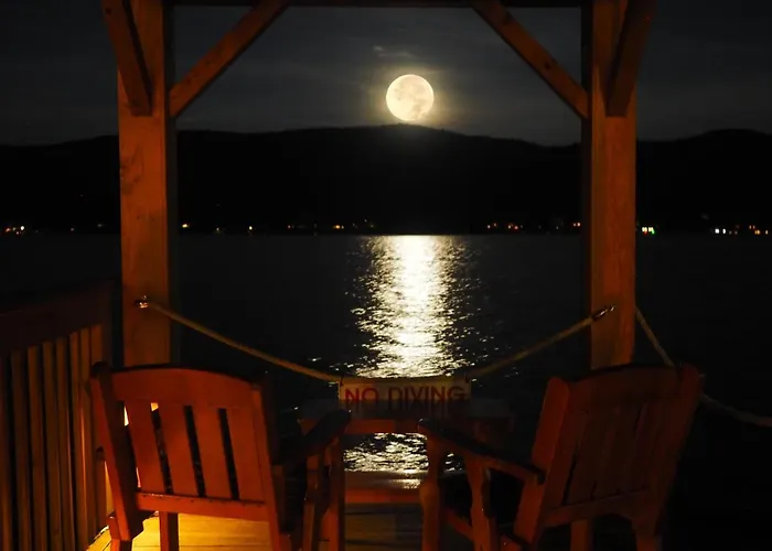 The Lake Motel