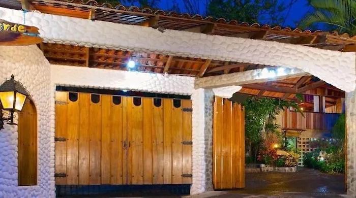 Costa Verde Inn