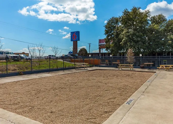 Motel 6-Temple, Tx