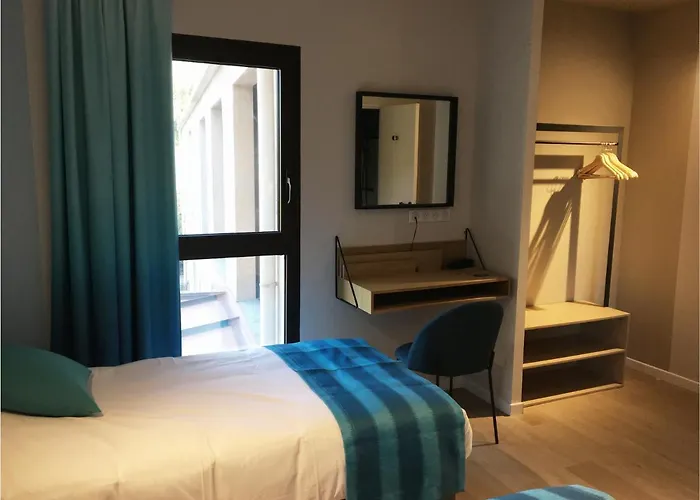Hotel Cantosorgue LʼIsle-sur-la-Sorgue