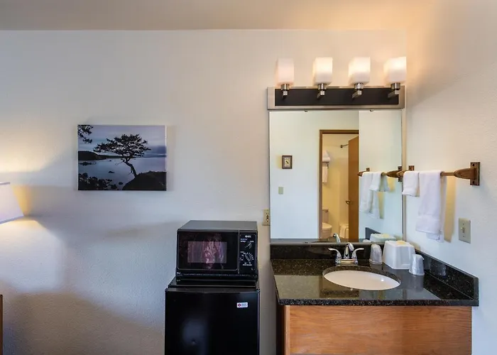 Cap Sante Inn Anacortes
