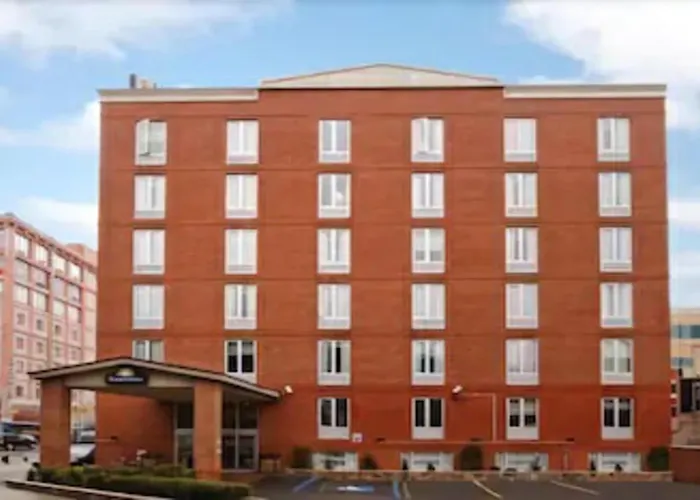 Days Inn By Wyndham Long Island City New York